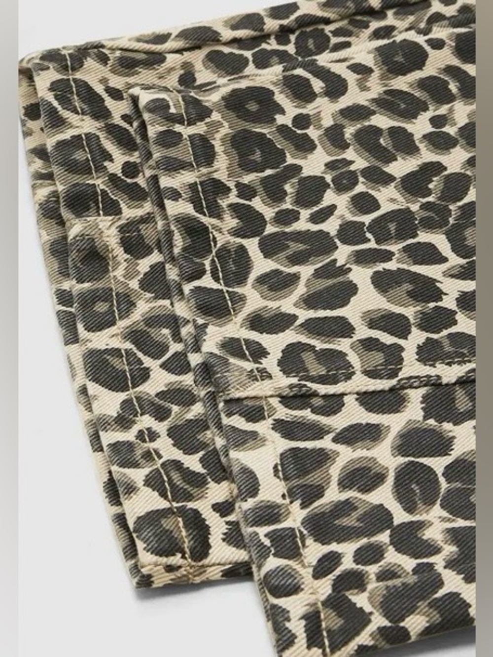 Flamingals Leopard Stitch Detail Mid Rise Barrel Leg Crop Jeans Size Large NWT - Picture 13 of 15